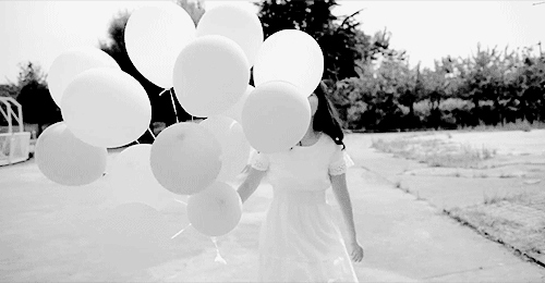 少女 电影 气球 白色的连衣裙 女性