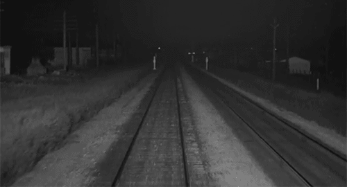 火车 黑色和白色 夜晚 黑暗 离开