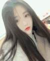 长发 耳环 红嘴唇 微笑