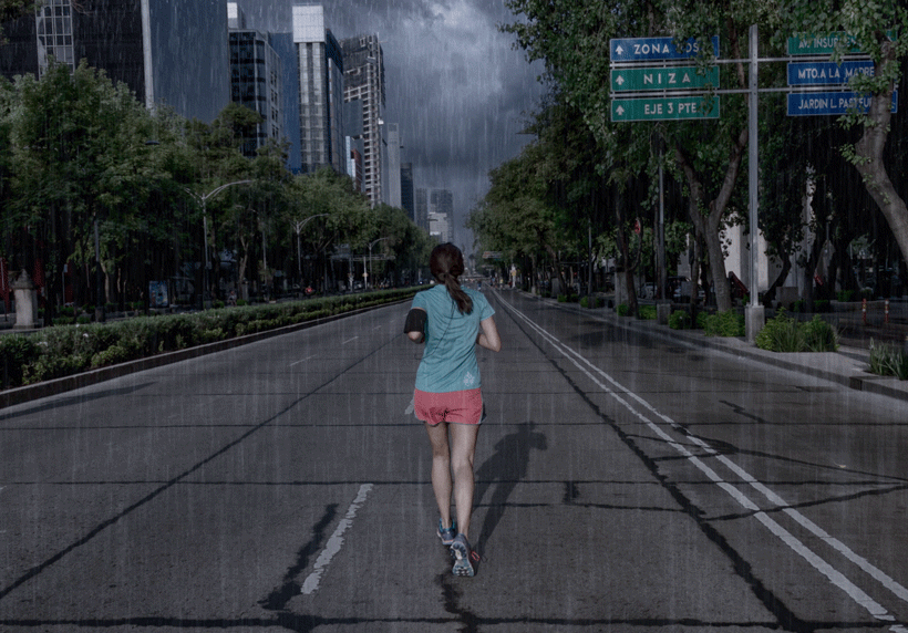 女孩 短裤 街道 下雨
