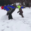 我玩雪球的时候你还没出生呢 孩子 开心
