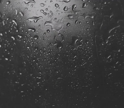 玻璃 雨滴 黑夜 滴答