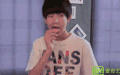 明星爱豆 tfboys 王源 吃货 偷吃 搞笑 逗比 无辜脸
