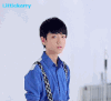 tf boy 王源 呆萌 走路