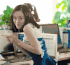 咬嘴唇 坏女人联盟 害羞 小心翼翼 献殷勤 电影 端杯子