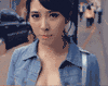 女孩 汽车 衣服 房子