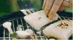 新鲜 烤鳕鱼 烹饪 美食系列短片 翻面