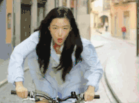 全智贤 沈青 演员 电视剧 蓝色海洋的传说 骑自行车
