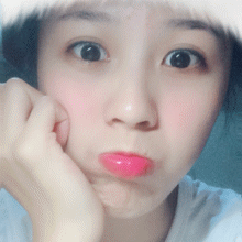 美女 可愛 眼鏡 嘟嘴