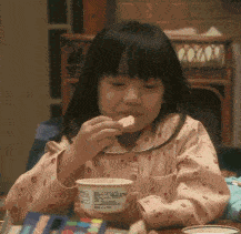 小女孩 吃冰淇淋 可爱 长发