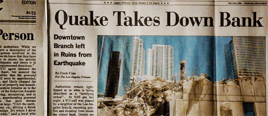 报纸 高楼 新闻 倒塌