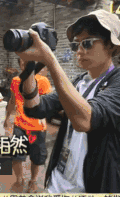 井柏然 拍照 打招呼