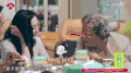 美女 老人 交谈 气质