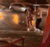 雨天 悲剧 摔倒