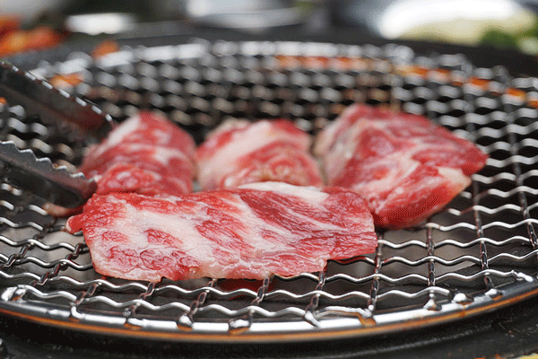 烤肉 翻动 诱人 美食 韩式