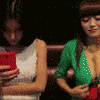 好大 奶子 胸罩  夹手机 美女