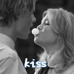kiss  喜欢你  亲亲  明星
