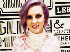 完善 名人 很完美 时尚 女人 ·爱德华兹 紫色的头发 小组合