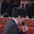 薛之谦 烧   得意  自信