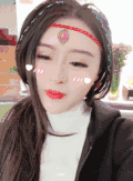 美女 红脸蛋 笑容 红嘴唇
