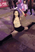 美女 劈叉 长发 观众