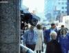 国外 机器人 偷窥 人群