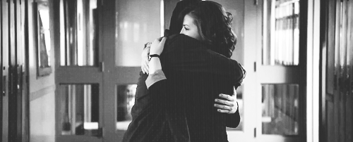 帅哥 美女 拥抱 情侣