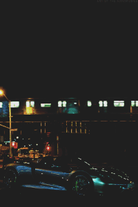 火车 路过 灯光 夜晚