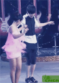 美女 帅哥 跳舞 搞笑　哟～