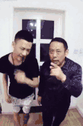 室内 搞笑 逗比 短发