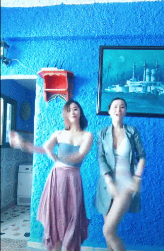美女 跳舞 蓝色 可爱