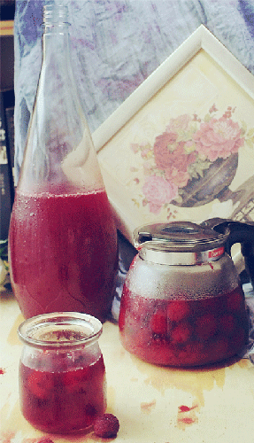 饮料 冷饮 红色 梅子 草莓 营养