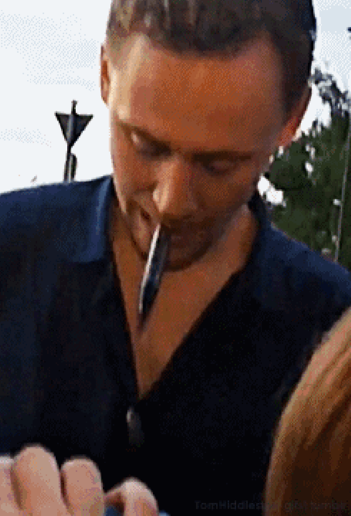 Tom Hiddleston 签名 粉丝 明星