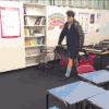 板凳 男子 造型 搞笑