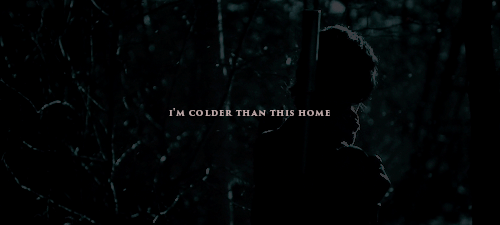 树林 黑暗 电影 走路