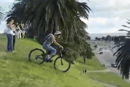骑单车 下坡 车祸 危险