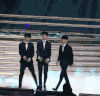 TFBOYS 西装 王子 舞台上