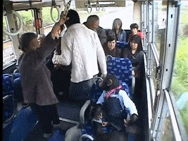 坐车 公交 猩猩 让座