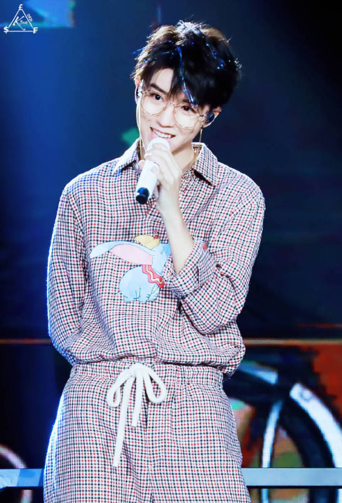手机壁纸 王俊凯 tfboys 帅气 小哥哥