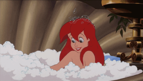 红头发美女 洗澡 吹泡泡