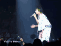 帅男 明星 唱歌 拥抱