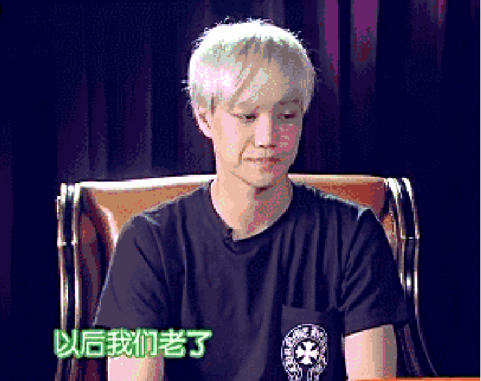 exo 帅哥 可爱 采访 深情