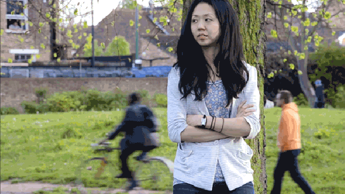 Cinemagraph 户外 女人 张望