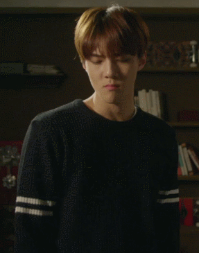 可爱 阳光 帅气 男孩 抿嘴