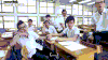 学生 教室 传纸条 听不到