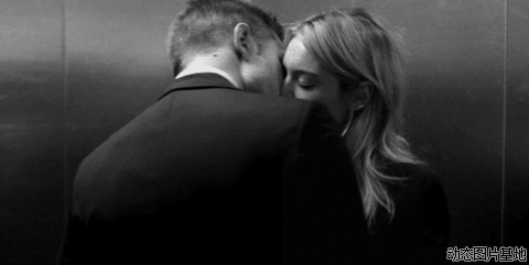 接吻 电梯 拥抱 情侣