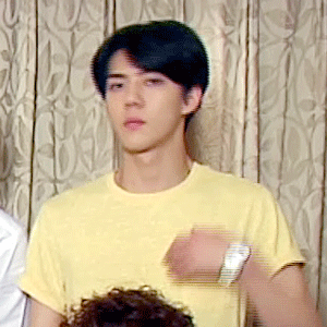 exo 吴世勋 摸头 发型