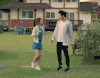 草地 对话 房子 美女