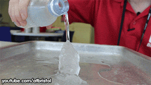 物理 实验室 倒水 成冰