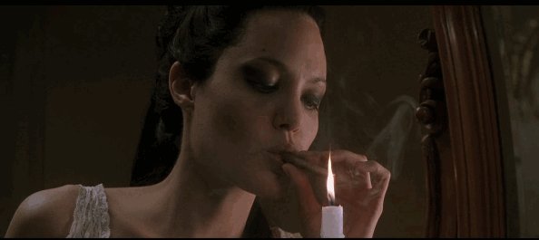 美女 抽烟 蜡烛 性感